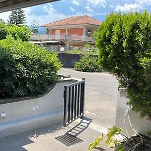  Appartamento Fondachello Sea House Italia